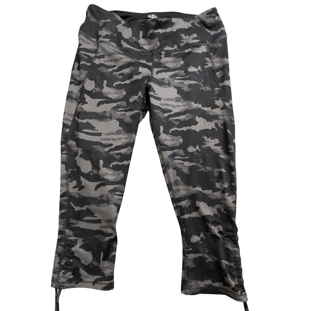 Maurices In Motion Black Gray Camouflage Workout Capri Leggings Size Large Pants